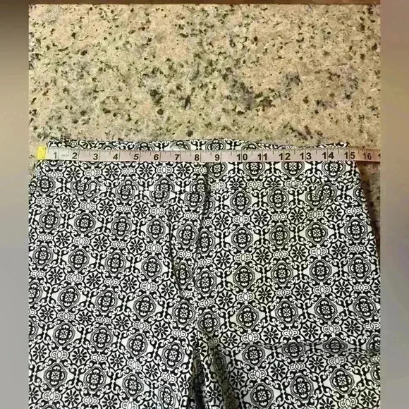 Chicos Shorts - Picture 5 of 7